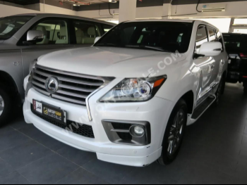 Lexus  LX  570  2015  Automatic  164,000 Km  8 Cylinder  Four Wheel Drive (4WD)  SUV  White