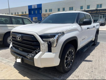 Toyota  Tundra  2024  Automatic  44,000 Km  8 Cylinder  Four Wheel Drive (4WD)  Pick Up  White