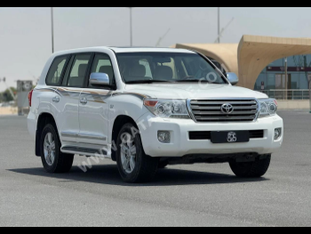 Toyota  Land Cruiser  VXR  2014  Automatic  190,000 Km  8 Cylinder  Four Wheel Drive (4WD)  SUV  White
