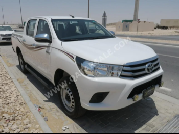 Toyota  Hilux  2019  Automatic  10,000 Km  4 Cylinder  Four Wheel Drive (4WD)  Pick Up  White