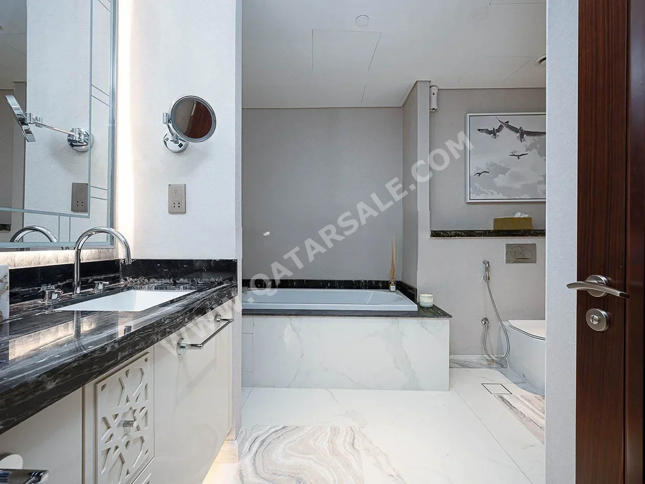 Townhouse  - Fully Furnished  - Doha  - The Pearl  - 4 Bedrooms
