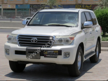 Toyota  Land Cruiser  GXR  2014  Manual  269,000 Km  6 Cylinder  Four Wheel Drive (4WD)  SUV  White