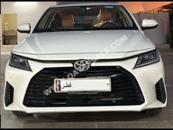تويوتا  ياريس  2024  اوتوماتيك  11,000 كم  4 سلندر  سحب امامي  سيدان  أبيض  تحت الضمان