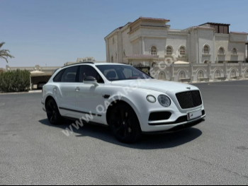 Bentley  Bentayga  2017  Automatic  139,000 Km  12 Cylinder  Four Wheel Drive (4WD)  SUV  White