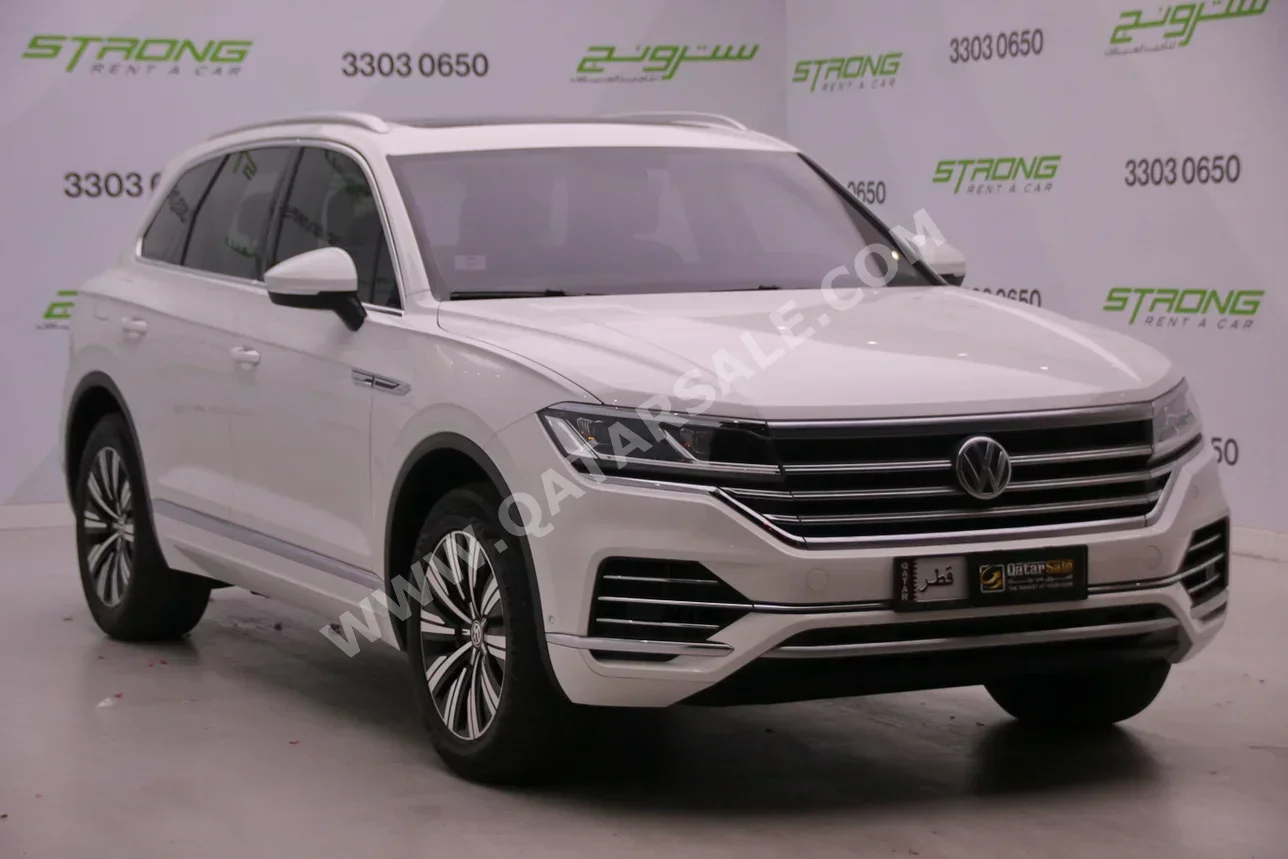 Volkswagen  Touareg  2020  Automatic  48,000 Km  6 Cylinder  All Wheel Drive (AWD)  SUV  White