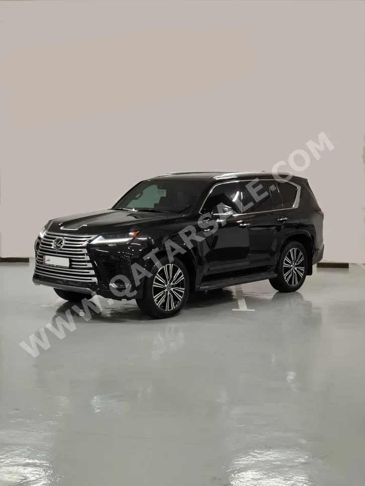 Lexus  LX  600 Luxury  2024  Automatic  30,000 Km  6 Cylinder  All Wheel Drive (AWD)  SUV  Black  With Warranty