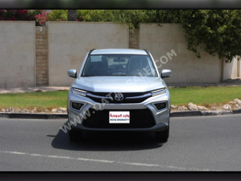 Toyota  Urban Cruiser  2025  Automatic  0 Km  4 Cylinder  Front Wheel Drive (FWD)  SUV  Silver  With Warranty