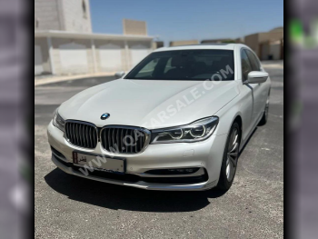 بي ام دبليو  الفئة - السابعة  730 Li  2018  اوتوماتيك  100,000 كم  6 سلندر  دفع خلفي  سيدان  أبيض لؤلؤي