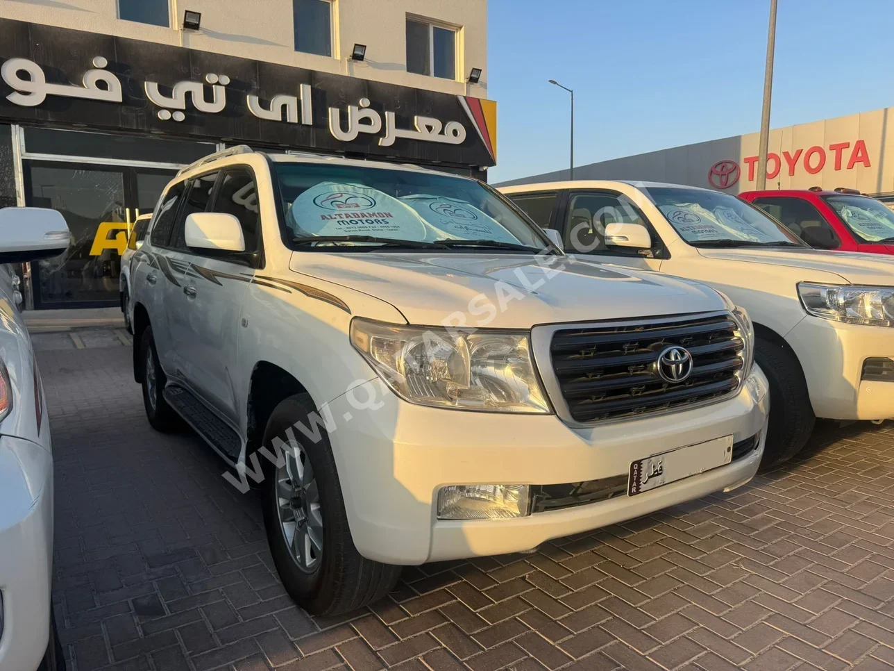 Toyota  Land Cruiser  GXR  2011  Automatic  446,000 Km  8 Cylinder  Four Wheel Drive (4WD)  SUV  White