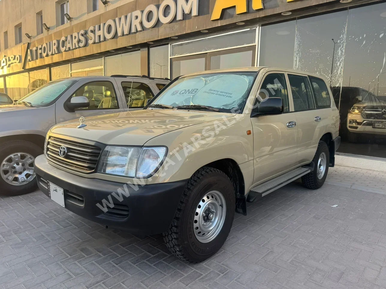 تويوتا  لاند كروزر  جي  2002  عادي  4,000 كم  6 سلندر  دفع رباعي  اس يو في  بيج
