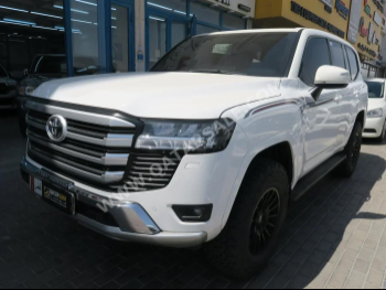 Toyota  Land Cruiser  GXR  2022  Automatic  115,000 Km  6 Cylinder  Four Wheel Drive (4WD)  SUV  White