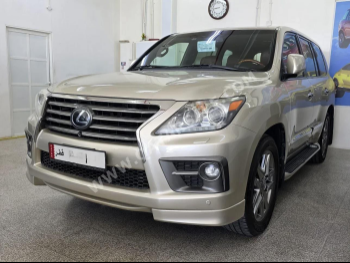 Lexus  LX  570  2015  Automatic  234,000 Km  8 Cylinder  Four Wheel Drive (4WD)  SUV  Gold