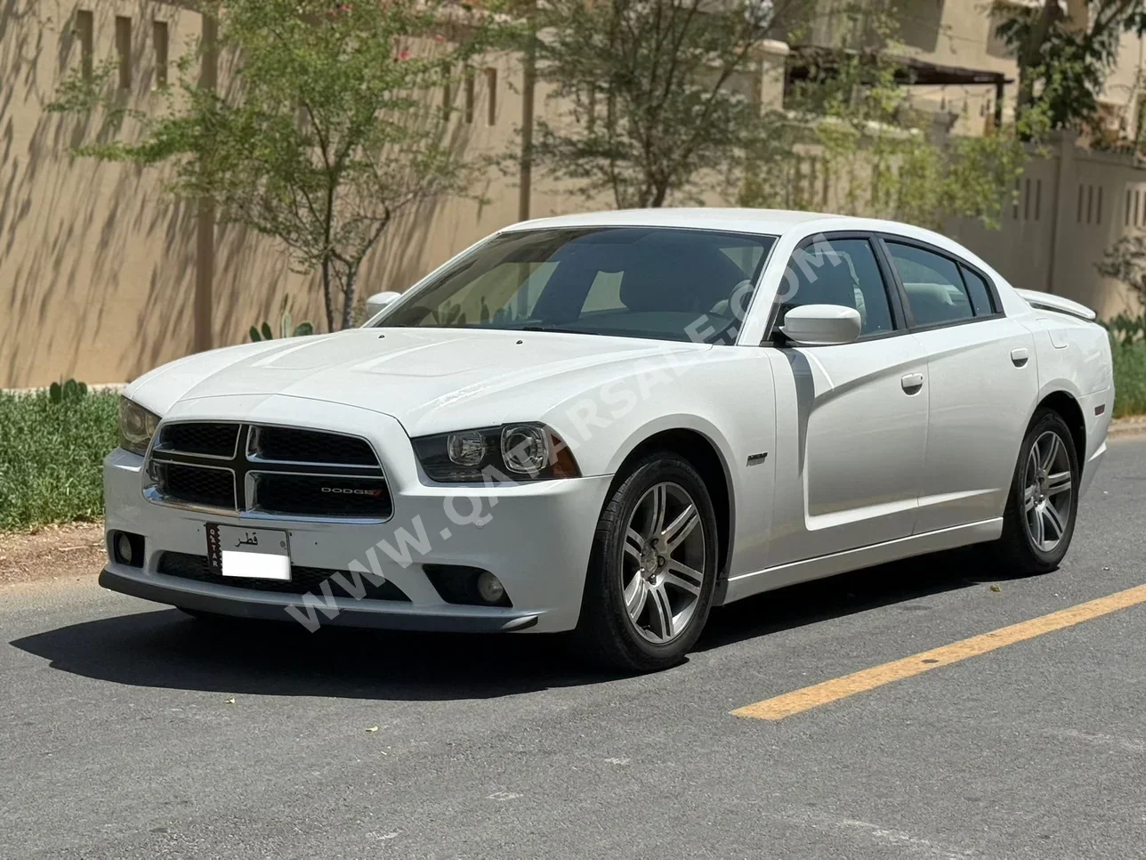 Dodge  Charger  RT  2013  Automatic  221,000 Km  8 Cylinder  Rear Wheel Drive (RWD)  Sedan  White