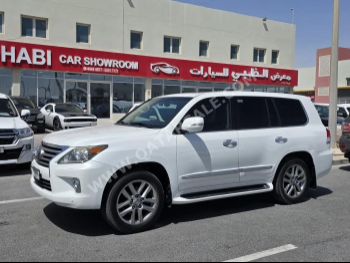 Lexus  LX  570  2013  Automatic  244,000 Km  8 Cylinder  Four Wheel Drive (4WD)  SUV  White