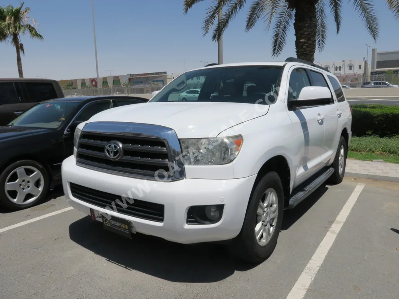 Toyota  Sequoia  SR5  2012  Automatic  240,000 Km  8 Cylinder  Four Wheel Drive (4WD)  SUV  White