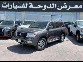 تويوتا  لاند كروزر  جي اكس  2010  اوتوماتيك  296,000 كم  6 سلندر  دفع رباعي  اس يو في  رمادي