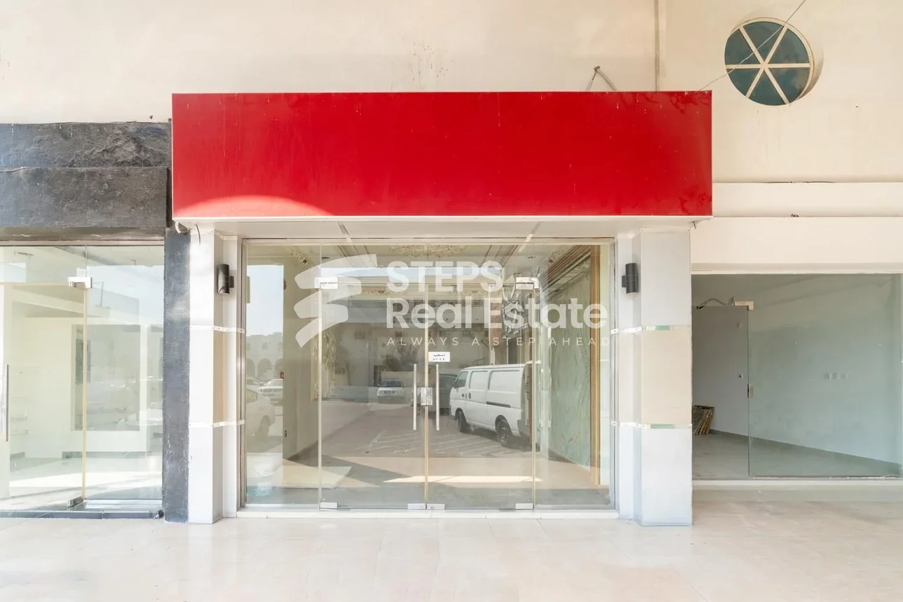 Commercial Shops - Not Furnished  - Umm Salal  For Rent  - Al Kharaitiyat