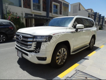 Toyota  Land Cruiser  GXR Twin Turbo  2024  Automatic  62,000 Km  6 Cylinder  Four Wheel Drive (4WD)  SUV  White  With Warranty