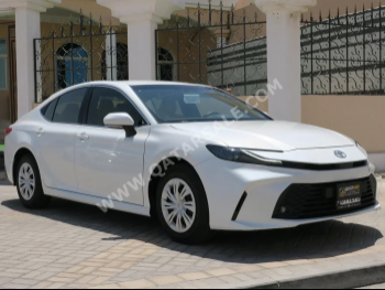 Toyota  Camry  2025  Automatic  10,000 Km  4 Cylinder  Front Wheel Drive (FWD)  Sedan  White  With Warranty