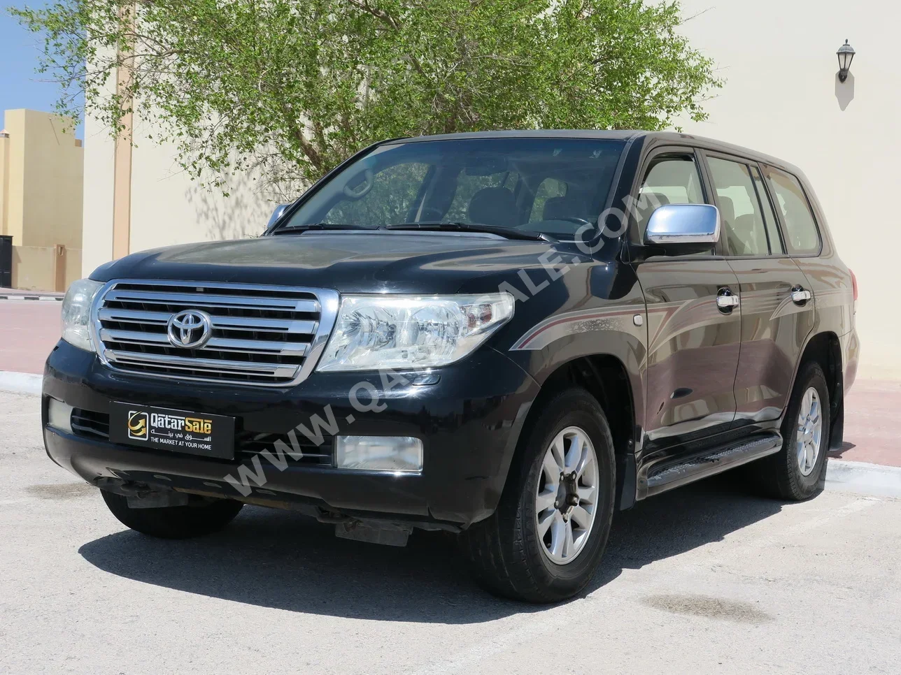 Toyota  Land Cruiser  GXR  2010  Automatic  274,000 Km  8 Cylinder  Four Wheel Drive (4WD)  SUV  Black