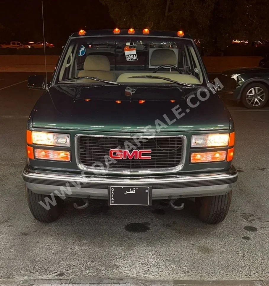 GMC  Sierra  3500  1996  Manual  146,000 Km  8 Cylinder  Four Wheel Drive (4WD)  Pick Up  Green
