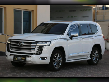 Toyota  Land Cruiser  VXR Twin Turbo  2024  Automatic  34,000 Km  6 Cylinder  Four Wheel Drive (4WD)  SUV  White  With Warranty