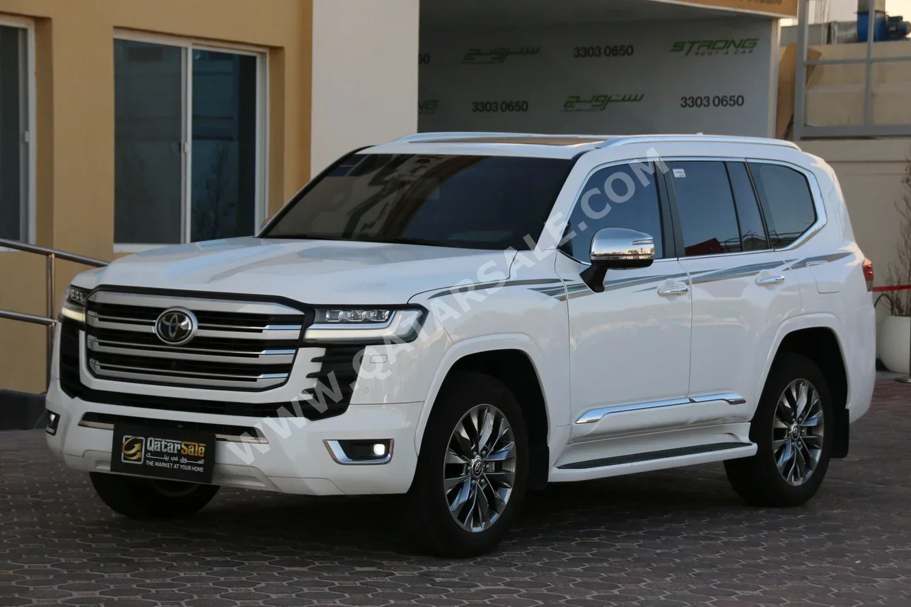 Toyota  Land Cruiser  VXR Twin Turbo  2024  Automatic  34,000 Km  6 Cylinder  Four Wheel Drive (4WD)  SUV  White  With Warranty