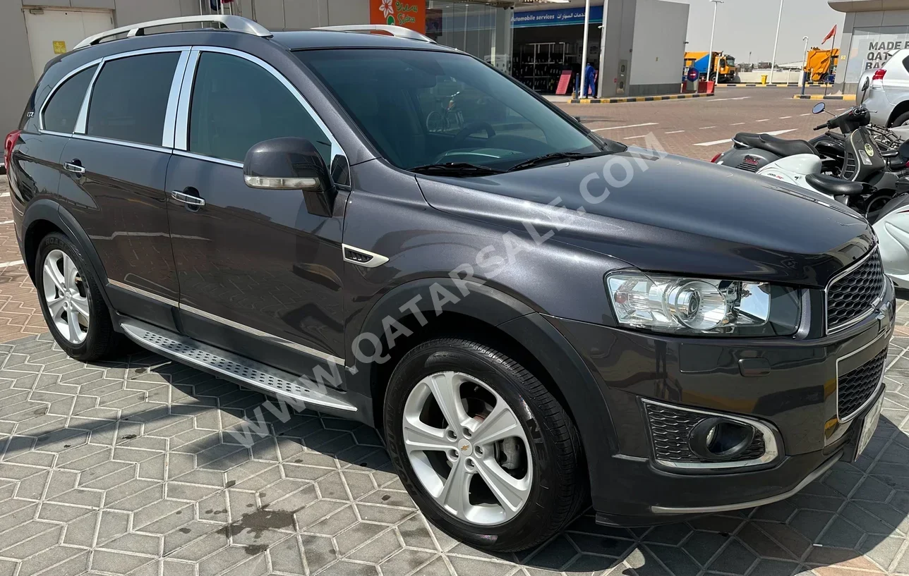 Chevrolet  Captiva  LTZ  2014  Automatic  214,000 Km  6 Cylinder  Four Wheel Drive (4WD)  SUV  Dark Gray