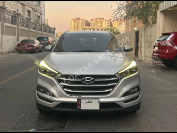 هيونداي  تكسن  2018  اوتوماتيك  120,000 كم  4 سلندر  سحب امامي  اس يو في  فضي