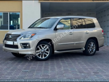 Lexus  LX  570 S  2014  Automatic  300,000 Km  8 Cylinder  Four Wheel Drive (4WD)  SUV  Gold