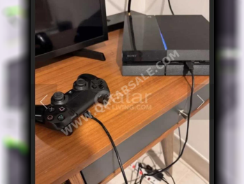 Video Games Consoles - Sony  - PlayStation 4  - 512 GB  -Included Controllers: 1