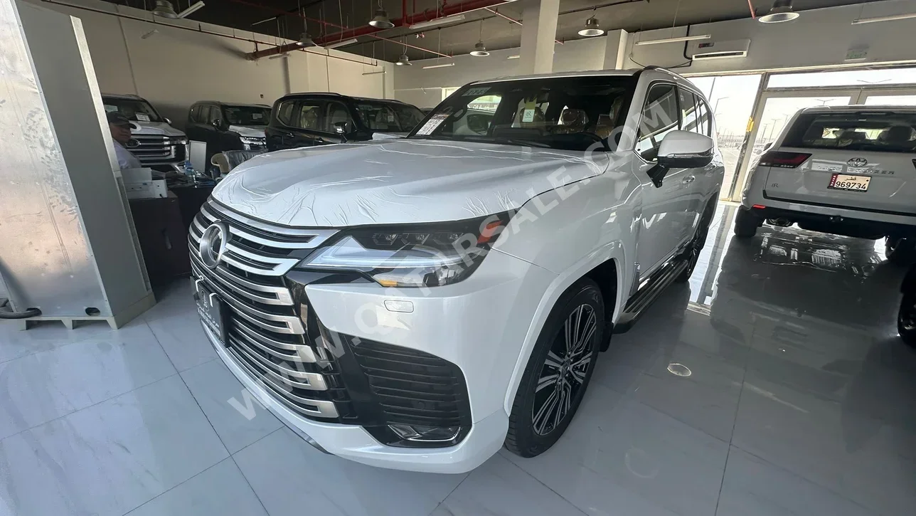 Lexus  LX  600 Luxury  2025  Automatic  0 Km  6 Cylinder  Four Wheel Drive (4WD)  SUV  White  With Warranty