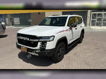Toyota  Land Cruiser  GR Sport Twin Turbo  2025  Automatic  0 Km  6 Cylinder  Four Wheel Drive (4WD)  SUV  White  With Warranty