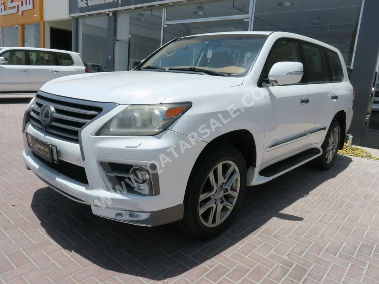 Lexus  LX  570  2015  Automatic  436,000 Km  8 Cylinder  Four Wheel Drive (4WD)  SUV  White