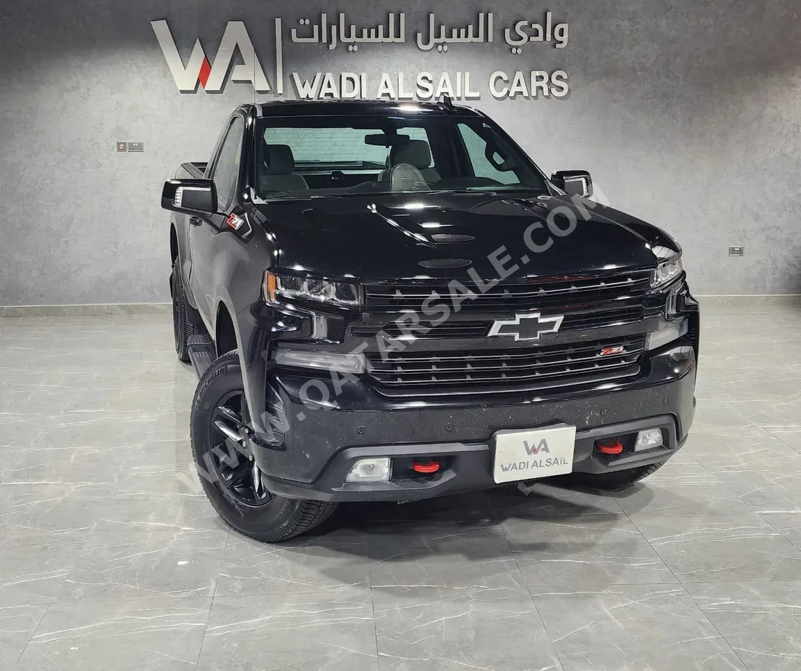 Chevrolet  Silverado  LT  2021  Automatic  115,000 Km  8 Cylinder  Four Wheel Drive (4WD)  Pick Up  Black