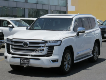 Toyota  Land Cruiser  VXR Twin Turbo  2023  Automatic  79,000 Km  6 Cylinder  Four Wheel Drive (4WD)  SUV  White  With Warranty
