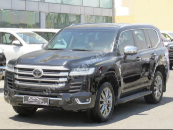 Toyota  Land Cruiser  VXR Twin Turbo  2022  Automatic  42,000 Km  6 Cylinder  Four Wheel Drive (4WD)  SUV  Black