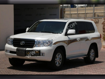 Toyota  Land Cruiser  GX  2009  Automatic  303,000 Km  6 Cylinder  Four Wheel Drive (4WD)  SUV  White
