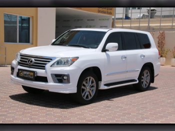 Lexus  LX  570  2014  Automatic  380,000 Km  8 Cylinder  Four Wheel Drive (4WD)  SUV  White