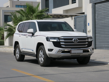 Toyota  Land Cruiser  GXR  2025  Automatic  22,300 Km  6 Cylinder  Four Wheel Drive (4WD)  SUV  White  With Warranty