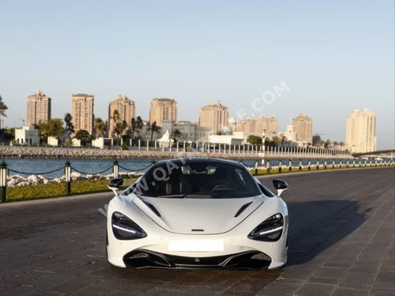 ماكلارين  720  اس  2018  اوتوماتيك  17,000 كم  8 سلندر  دفع خلفي  كوبيه \ سبورت  أبيض  تحت الضمان