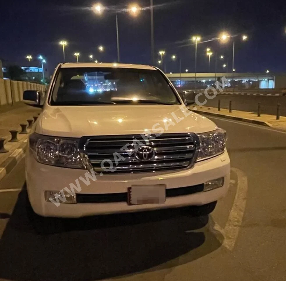 Toyota  Land Cruiser  VXR  2008  Automatic  418,000 Km  8 Cylinder  Four Wheel Drive (4WD)  SUV  White