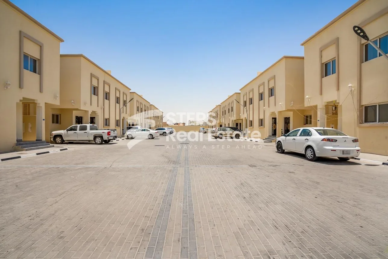 Compound  - Not Furnished  - Al Daayen  - Al Sakhama  - 6 Bedrooms