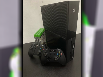 Video Games Consoles - Microsoft  - Xbox One  - 512 GB  -Included Controllers: 2