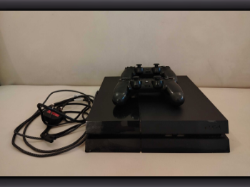 Video Games Consoles - Sony  - PlayStation 4 Pro  - 825 GB  -Included Controllers: 2