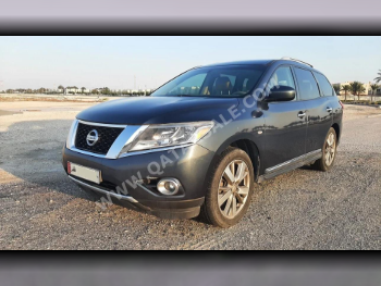 Nissan  Pathfinder  SV  2014  Automatic  122,000 Km  6 Cylinder  Four Wheel Drive (4WD)  SUV  Dark Blue