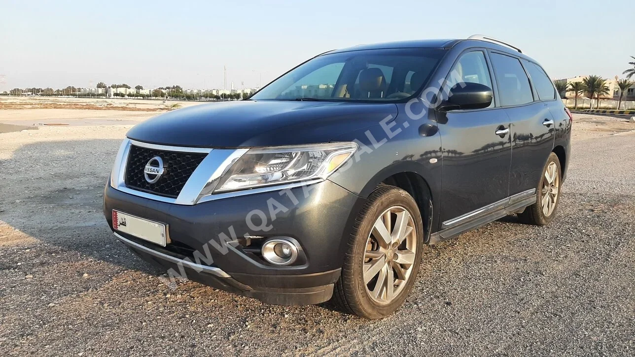 Nissan  Pathfinder  SV  2014  Automatic  122,000 Km  6 Cylinder  Four Wheel Drive (4WD)  SUV  Dark Blue