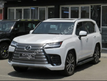 Lexus  LX  600 Luxury  2024  Automatic  31,000 Km  6 Cylinder  Four Wheel Drive (4WD)  SUV  White  With Warranty