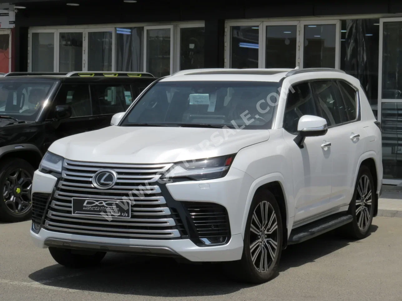Lexus  LX  600 Luxury  2024  Automatic  31,000 Km  6 Cylinder  Four Wheel Drive (4WD)  SUV  White  With Warranty