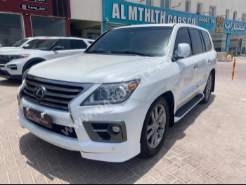 Lexus  LX  570  2015  Automatic  227,000 Km  8 Cylinder  Four Wheel Drive (4WD)  SUV  White